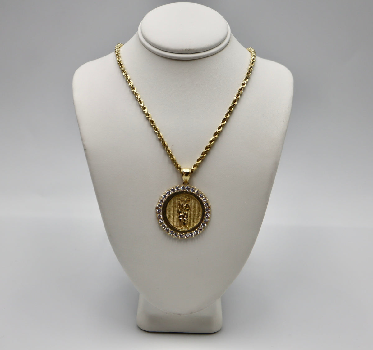 San Judas Round Stamp Pendant 14k – Linaje